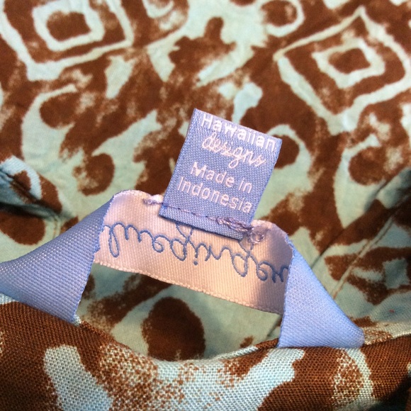 Blue Ginger collared asymmetrical hem sleeveless collared aloha print top size S - Picture 10 of 12